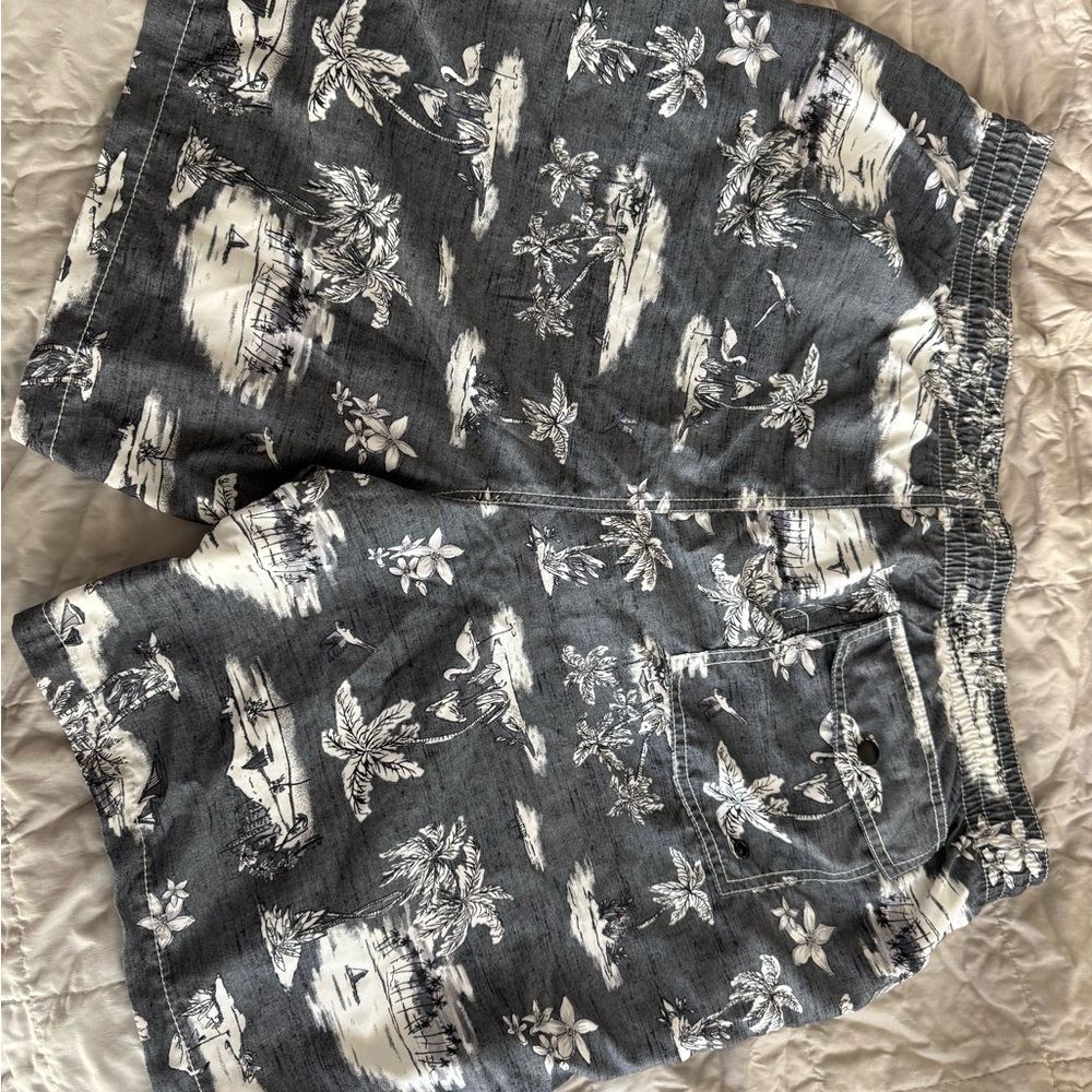 Bathing suit - Picture 2 of 3
